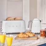 KLF03WHUK Retro Style Kettle – White - Image 6
