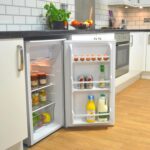 IG3920 Freestanding Under Counter Fridge with Chill Box, 92 Litre Capacity, 2 Adjustable Shelves and Salad Drawer, Reversible Door, 48 cm Wide, White - Image 3